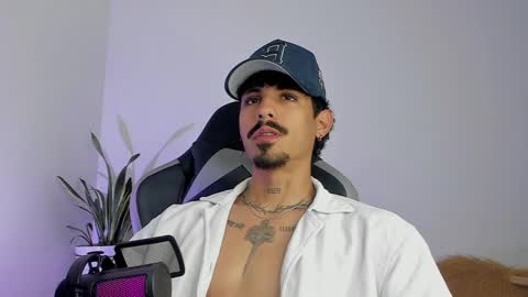 Luke Taylor online show from April 2, 12:47 pm