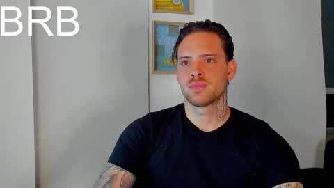 Snapshot of lukeglanton17 chatting on October 17, 4:15 am Luke online show from October 17, 4:15 am