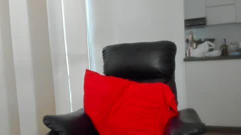 Snapshot of lukeglanton17 chatting on April 26, 9:56 pm Luke online show from April 26, 9:56 pm