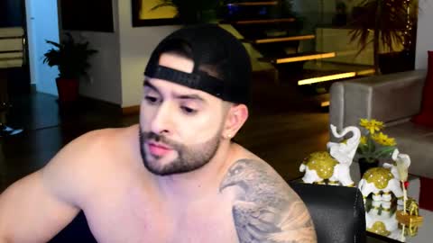 Lukhas f4f online show from February 2, 11:36 pm