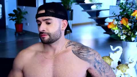 Lukhas f4f online show from February 7, 10:02 pm