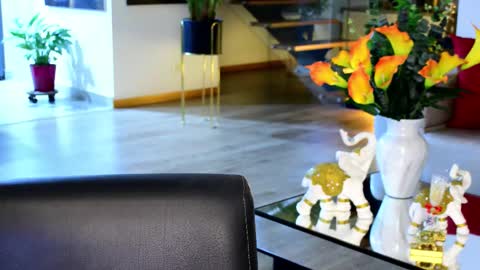 Lukhas f4f online show from February 20, 5:15 am