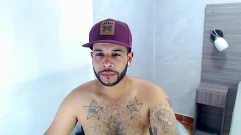 Snapshot of lukke_smitt chatting on November 8, 7:12 pm ------LUKE ... online show from November 8, 7:12 pm