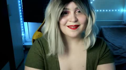 lulovia online show from April 7, 9:48 pm