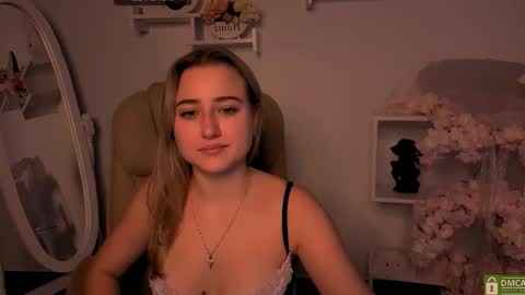 Lily online show from October 8, 1:42 pm