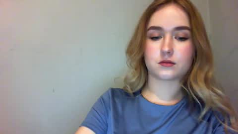 Lulu Baby18 online show from February 3, 10:00 pm