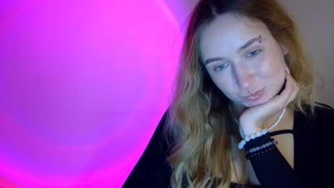 Lulu Baby18 online show from September 17, 9:05 pm