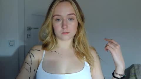 Lulu Baby18 online show from March 9, 8:46 pm