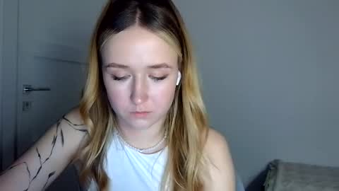 Snapshot of lulu_baby1 chatting on April 22, 8:21 pm Lulu Baby18 online show from April 22, 8:21 pm