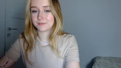Snapshot of lulu_baby1 chatting on April 29, 7:42 pm Lulu Baby18 online show from April 29, 7:42 pm