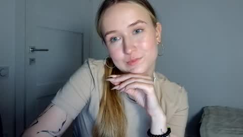 Snapshot of lulu_baby1 chatting on April 30, 8:57 pm Lulu Baby18 online show from April 30, 8:57 pm