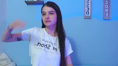 Snapshot of lulu_cm chatting on September 30, 6:18 am lulu_cm online show from September 30, 6:18 am