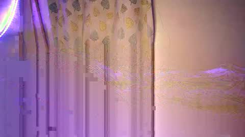 lulu_sparks1 online show from October 19, 4:57 am