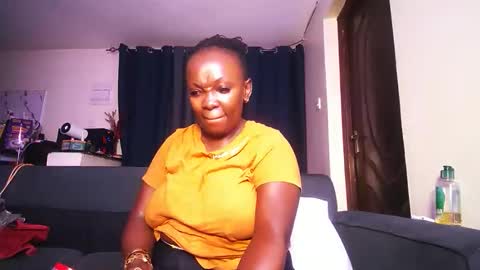 lulu_sparks1 online show from February 22, 12:15 pm