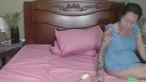 lulu_wild online show from March 20, 11:59 am