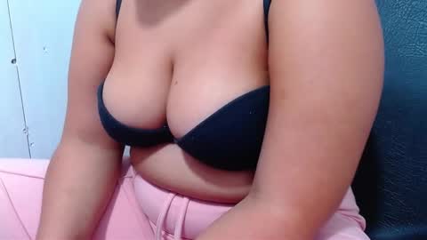 Snapshot of lulu_xxx_pervert chatting on February 7, 8:10 pm Lulu online show from February 7, 8:10 pm