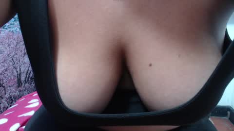 Snapshot of lulu_xxx_pervert chatting on February 27, 12:43 am Lulu online show from February 27, 12:43 am