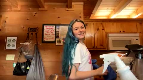 Snapshot of lulupixxx chatting on December 21, 2:46 pm Connie online show from December 21, 2:46 pm