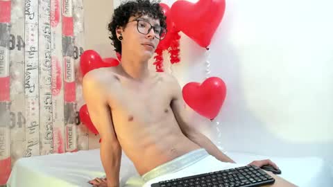 Snapshot of lumberjack_20 chatting on February 15, 5:09 am Vanity ErosX online show from February 15, 5:09 am