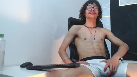 Snapshot of lumberjack_20 chatting on February 4, 9:31 pm Vanity ErosX online show from February 4, 9:31 pm