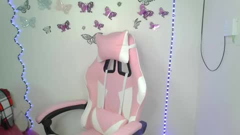 luna00bella online show from October 21, 1:45 pm