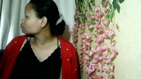 Snapshot of luna01mia chatting on July 22, 6:05 am luna01mia online show from July 22, 6:05 am
