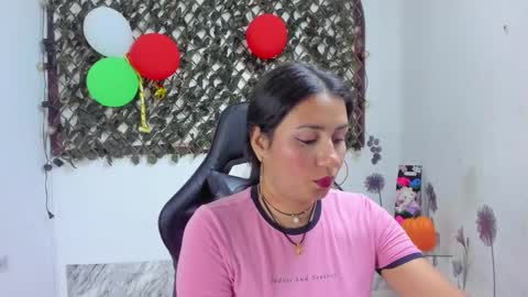 Luna  online show from November 5, 7:36 pm