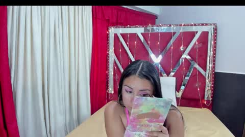 Luna  online show from November 19, 9:15 pm