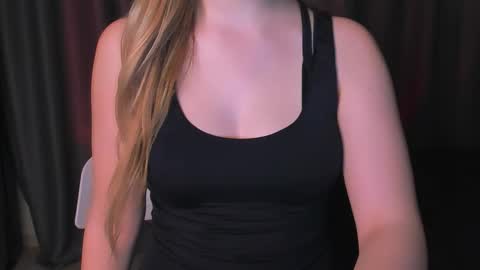 luna1vibe online show from December 15, 5:55 am