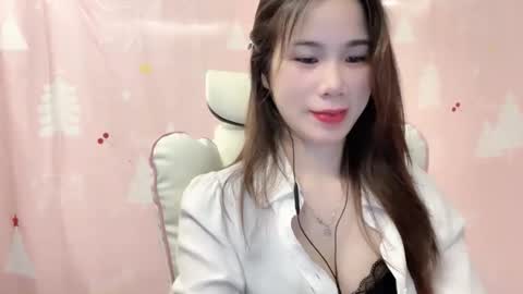 Snapshot of luna4739 chatting on April 27, 3:43 pm Luna online show from April 27, 3:43 pm