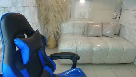 Snapshot of luna__r chatting on September 17, 8:32 pm Luna online show from September 17, 8:32 pm