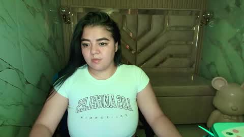 Snapshot of luna__r_ chatting on May 2, 3:33 am Luna online show from May 2, 3:33 am