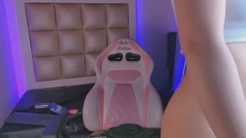 Snapshot of luna__scarlett chatting on May 29, 5:22 pm luna online show from May 29, 5:22 pm