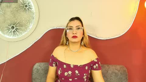 Snapshot of luna__velvet chatting on May 26, 12:34 pm luna__velvet online show from May 26, 12:34 pm