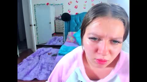 Snapshot of luna_analya chatting on October 1, 11:49 am luna_analya online show from October 1, 11:49 am