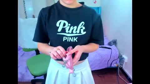 Snapshot of luna_analya chatting on October 6, 3:42 pm luna_analya online show from October 6, 3:42 pm