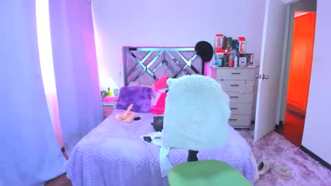 luna_analya online show from November 1, 1:46 pm