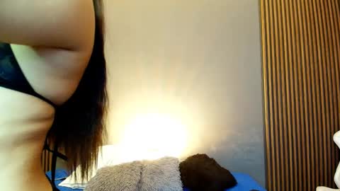 luna and banji online show from September 19, 9:15 pm