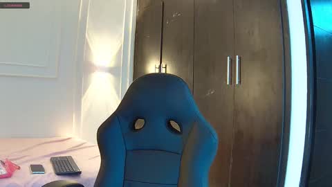 luna and banji online show from October 7, 9:23 pm