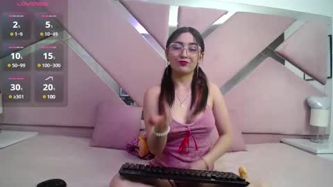 LUNA AND MAX online show from February 22, 2:30 pm