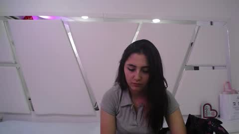 LUNA AND MAX online show from March 5, 12:49 am