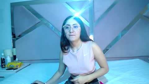 LUNA AND MAX online show from March 10, 1:43 pm