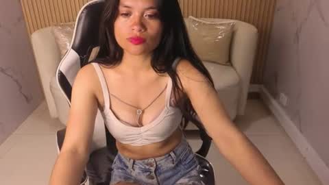 Snapshot of luna_benz_tx chatting on July 8, 8:57 pm Follow me.. Live 1430 to 2100 online show from July 8, 8:57 pm