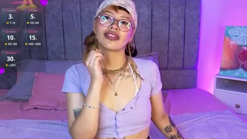 luna_blooms online show from March 30, 1:56 pm