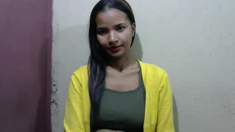 Snapshot of luna_cherry0 chatting on April 27, 4:10 am Laura online show from April 27, 4:10 am