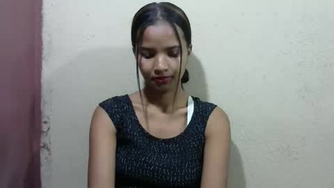 Snapshot of luna_cherry0 chatting on May 2, 3:44 am Laura online show from May 2, 3:44 am