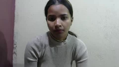 Snapshot of luna_cherry0 chatting on May 20, 4:29 am Laura online show from May 20, 4:29 am