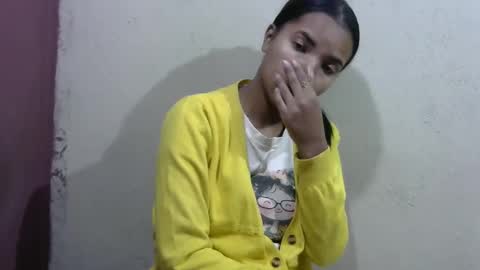 Snapshot of luna_cherry0 chatting on May 21, 4:08 am Laura online show from May 21, 4:08 am