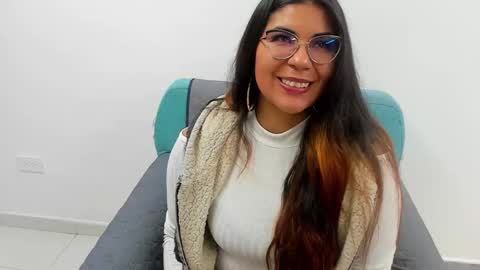 Snapshot of luna_dumont chatting on January 24, 11:15 am luna online show from January 24, 11:15 am