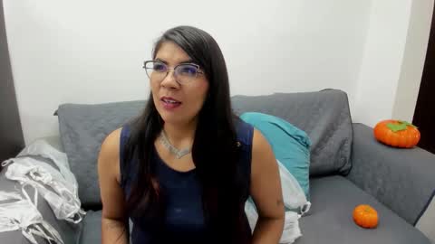 luna  online show from October 31, 11:22 am